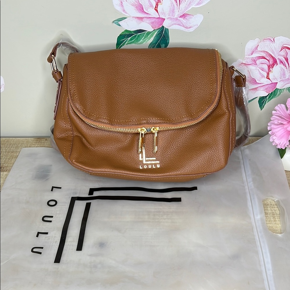 Brown Leather Saddle Shoulder Bag with Gold Clasp